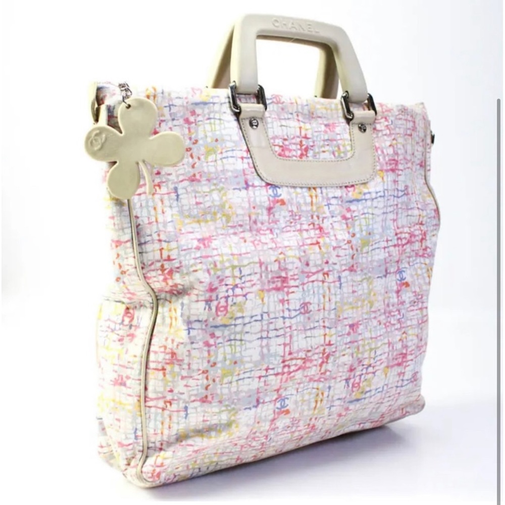 SOLD Chanel Large Clover Charm Two Way Tote Handbag White Pink Canvas - Picture 2 of 15